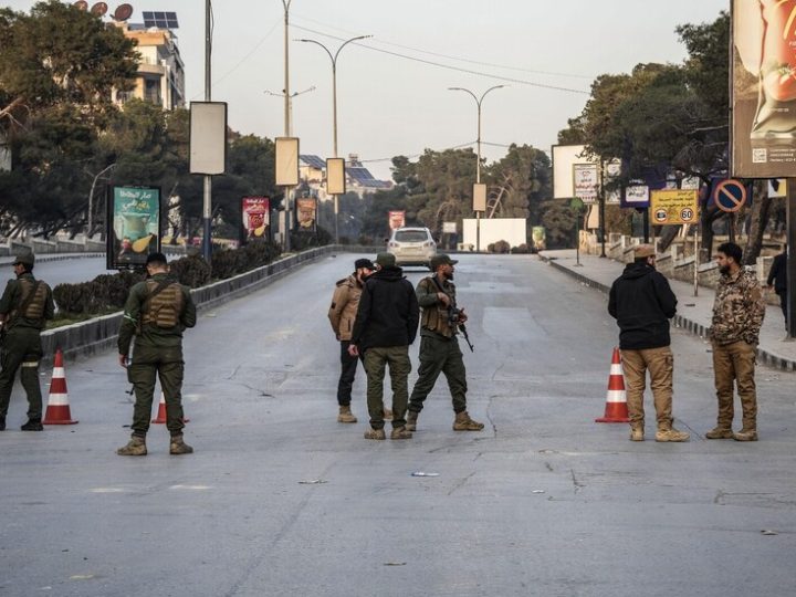 “الأسايش” تنفي التهدئة في حلب وتحذر من هجوم وشيك وسط قلق “العفو الدولية” من تصاعد النزوح