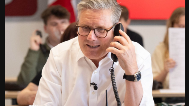 ستارمر يوضح موقفه بشأن غرينلاند في مكالمة هاتفية مع ترامب