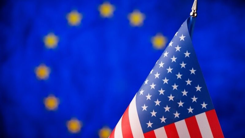 “بوليتيكو”: الاتحاد الأوروبي يدعو للاستعداد لمواجهة مباشرة مع ترامب بشأن غرينلاند