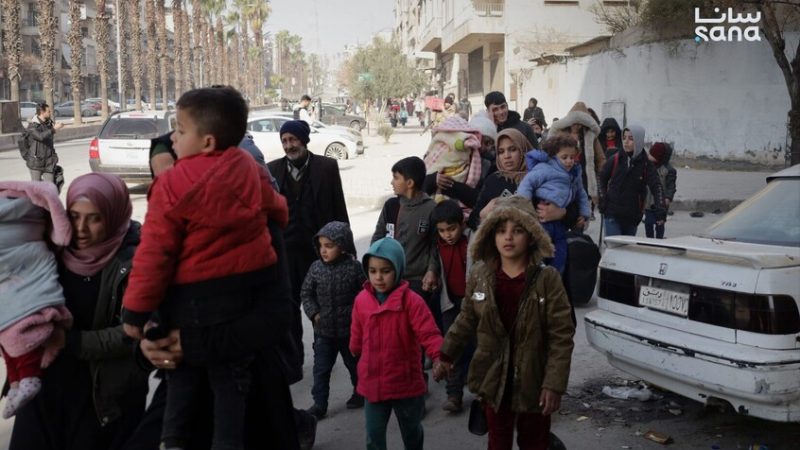 وسط اشتباكات عنيفة.. إعادة فتح ممرين إنسانيين لإجلاء المدنيين من الأشرفية والشيخ مقصود بحلب