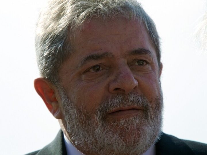 رئيس البرازيل يستخدم الفيتو ضد مشروع قانون لخفض فترة سجن بولسونارو