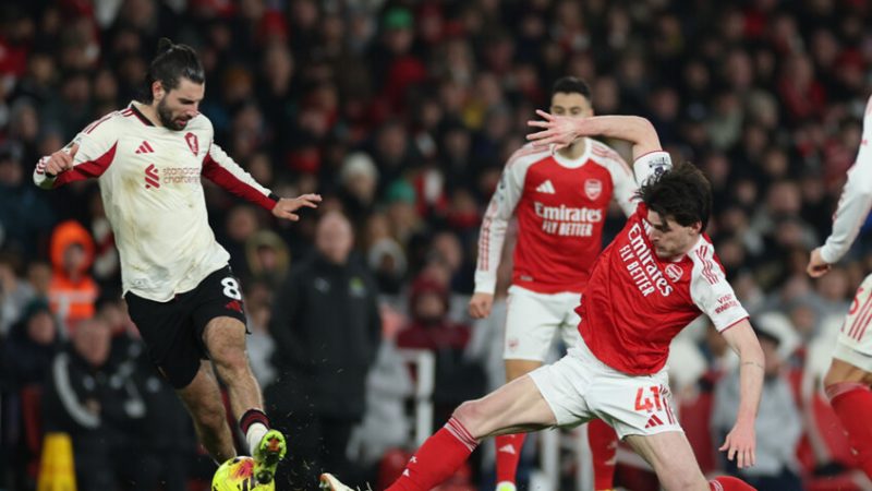 ليفربول يوقف سلسلة انتصارات أرسنال في الدوري الإنجليزي