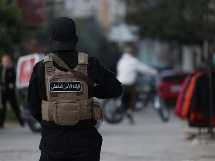 سوريا.. مقتل 4 عاملين في القطاع الصحي وإصابة آخر في هجوم مسلح أمام مشفى الكندي بمدينة حمص