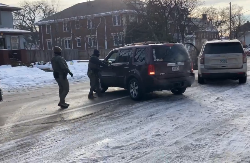 ألمانيا.. زعيم اليسار يدعو الاتحاد الأوروبي لفرض عقوبات ضد إدارة الهجرة والجمارك الأمريكية