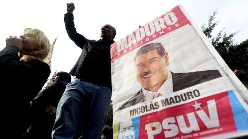 “واشنطن بوست”: الفاتيكان طلب من الولايات المتحدة السماح لمادورو بالمغادرة إلى روسيا