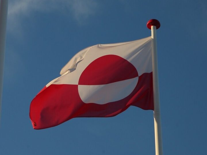 مبيعات أعلام غرينلاند ترتفع بشكل كبير في الدنمارك بالتزامن مع محاولة ترامب السيطرة على الجزيرة