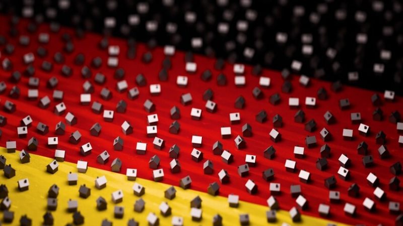 استطلاع: 21% من سكان ألمانيا يفكرون في الهجرة والتمييز يدفع المهاجرين للمغادرة