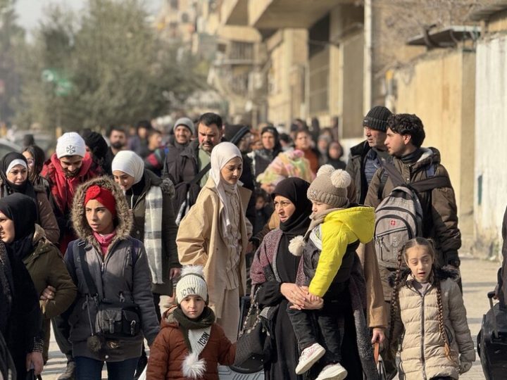 ماكرون يتصل بالشرع.. الأكراد يحذرون من “مجزرة” في حي الشيخ مقصود