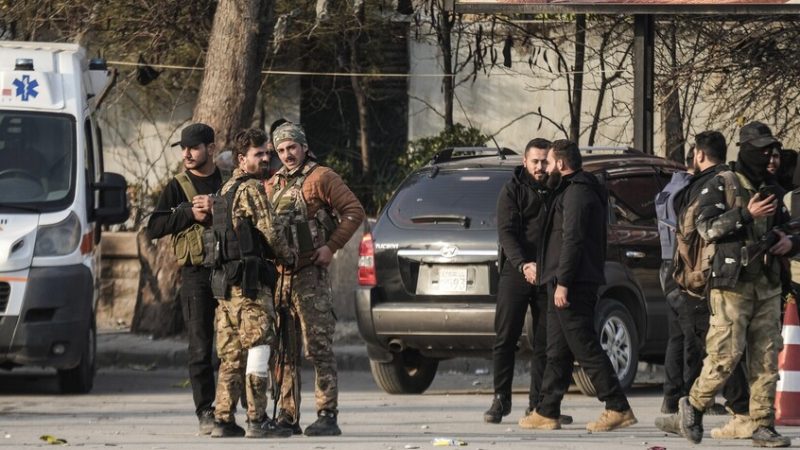 المرصد السوري: السيطرة على الشيخ مقصود إعلامية فقط والاشتباكات مستمرة