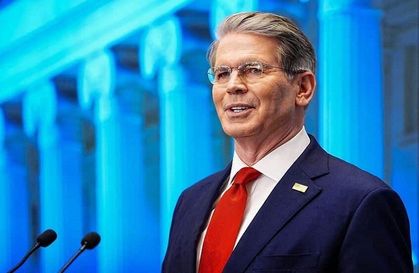 وزير الخزانة الأمريكي يعلن قرب رفع العقوبات عن فنزويلا