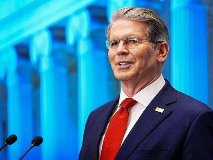 وزير الخزانة الأمريكي يعلن قرب رفع العقوبات عن فنزويلا