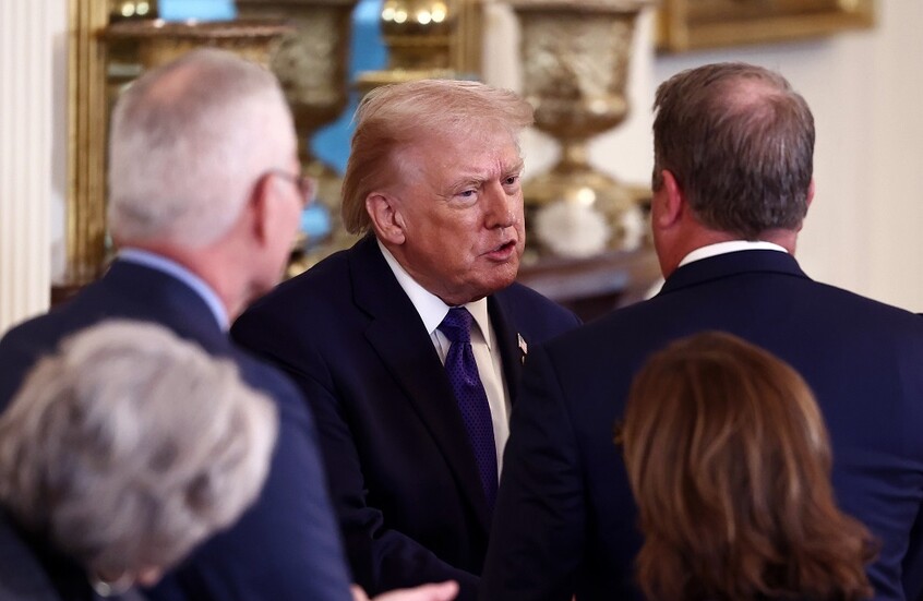 “نيويورك تايمز”: ترامب يدرس بجدية الموافقة على شن هجوم على إيران بعد إطلاعه على الخيارات المحتملة