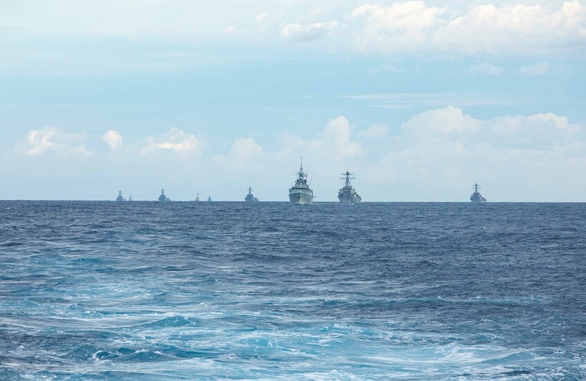 “بيزنس إنسايدر”: الولايات المتحدة استخدمت مدمرتين في عملية الاستيلاء على ناقلة النفط “مارينيرا”