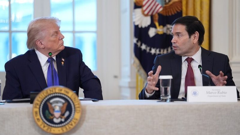 ترامب يعلق على فكرة جعل روبيو رئيسا لكوبا