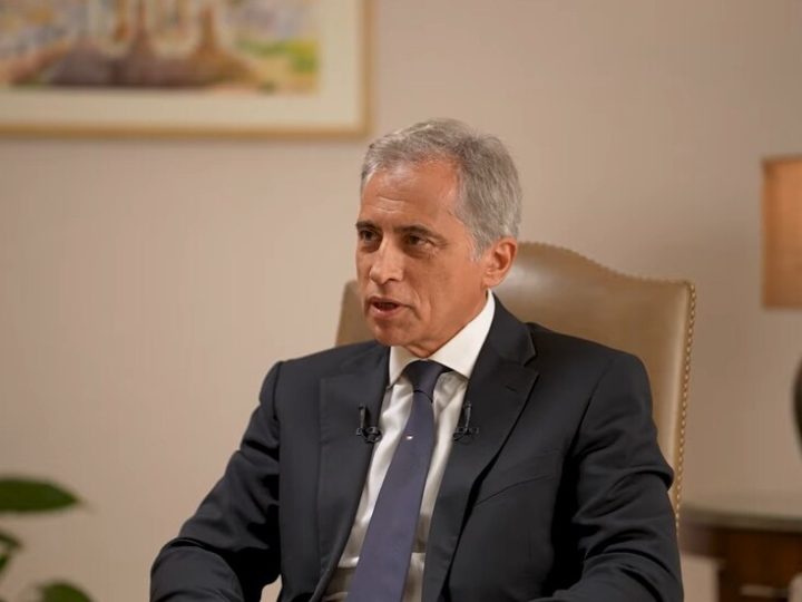 رئيس وزراء الأردن يحدد 3 ملفات رئيسية بينها ملف أمني استراتيجي تحكم العلاقة مع سوريا  (فيديو)