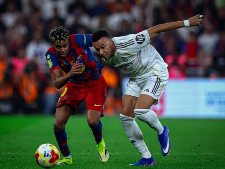 مبابي يسقط لامين جمال ويتسبب في طرد دي يونغ في “كلاسيكو السوبر” (فيديو)