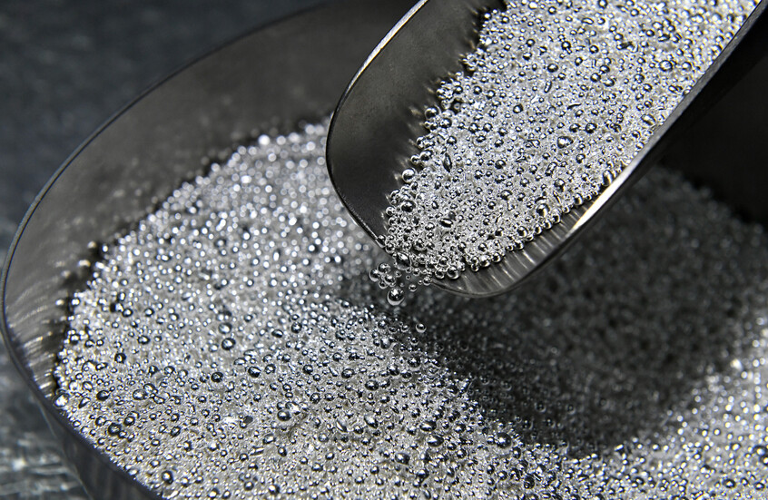 سعر الفضة يكسر حاجز 85 دولارا لأول مرة في التاريخ