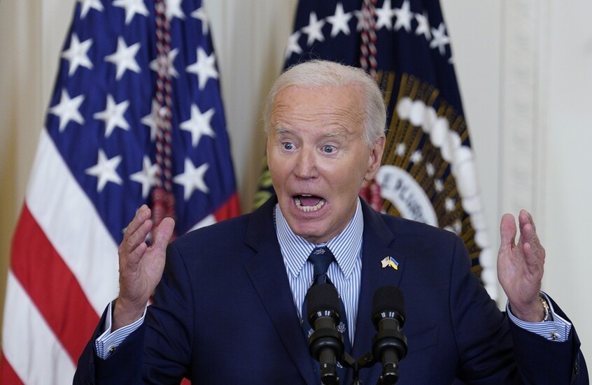 بايدن يغير رقم هاتفه بعد ورود اتصال من أحد الصحفيين