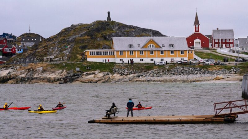 مدفيديف: على ترامب أن يستعجل وإلا قد تنضم غرينلاند لروسيا!