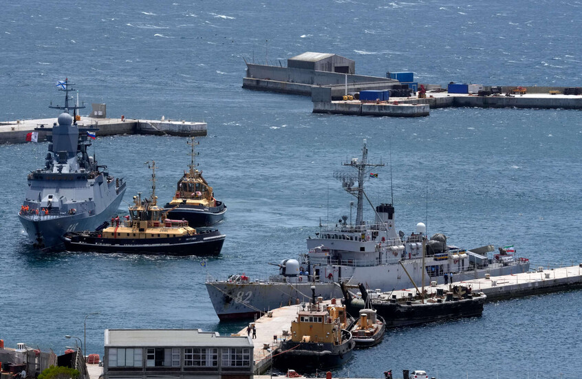 مصادر: إيران تتراجع عن المشاركة في مناورات “بريكس” البحرية بطلب من جنوب إفريقيا