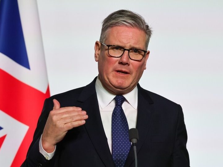 لقمع المحتوى الإباحي.. ستارمر يهدد بالسيطرة على روبوت الدردشة الذكي “غروك” لإيلون ماسك