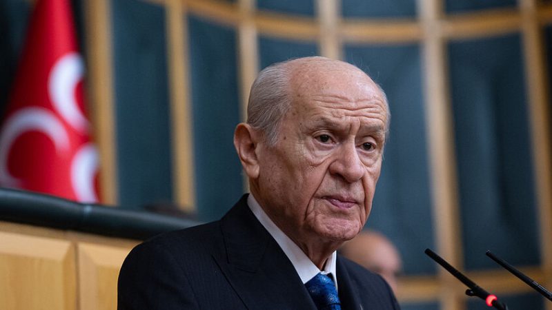 باهتشيلي يحذر من التهديدات المحيطة بإيران ويشدد على دمج “قسد” بالجيش السوري