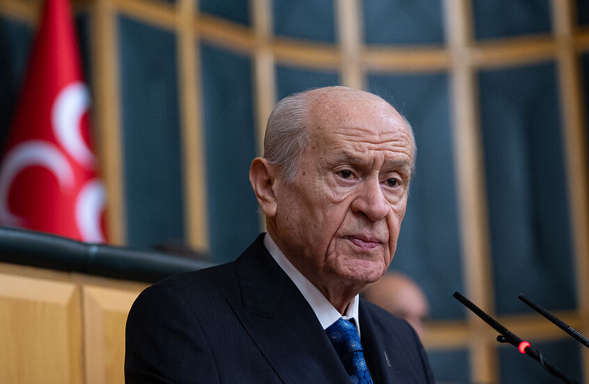 باهتشيلي يحذر من التهديدات المحيطة بإيران ويشدد على دمج “قسد” بالجيش السوري