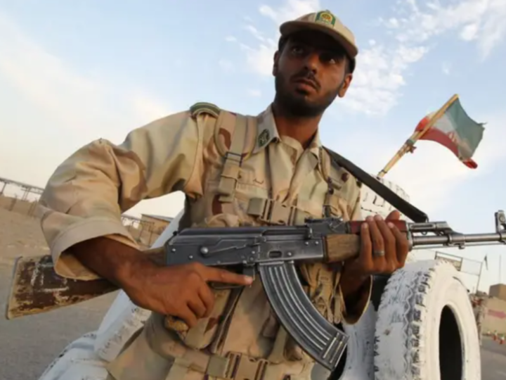 الاستخبارات الإيرانية تعلن تفكيك خلايا إرهابية “صناعة صهيونية” في زاهدان