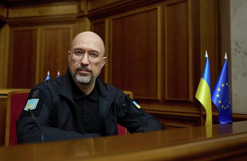 البرلمان الأوكراني يوافق على إقالة وزير الدفاع شميغال