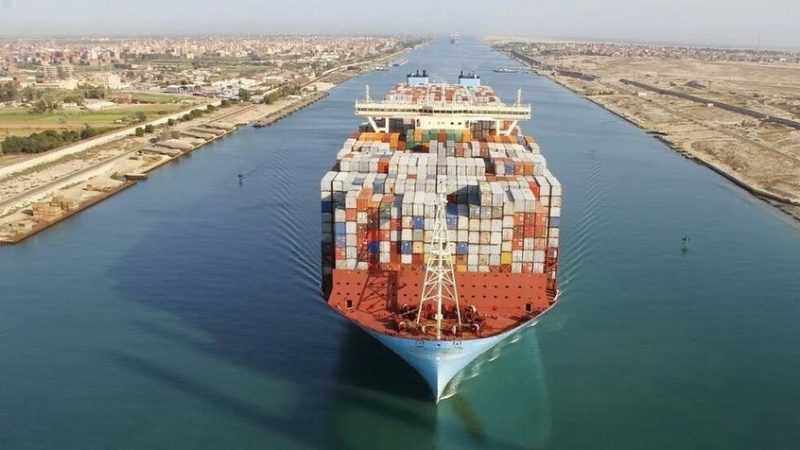 خبير مصري يحذر من كارثة اقتصادية تهدد قناة السويس