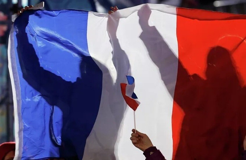 البرلمان الفرنسي يبحث اقتراحات بحجب الثقة عن حكومة ليكورنو