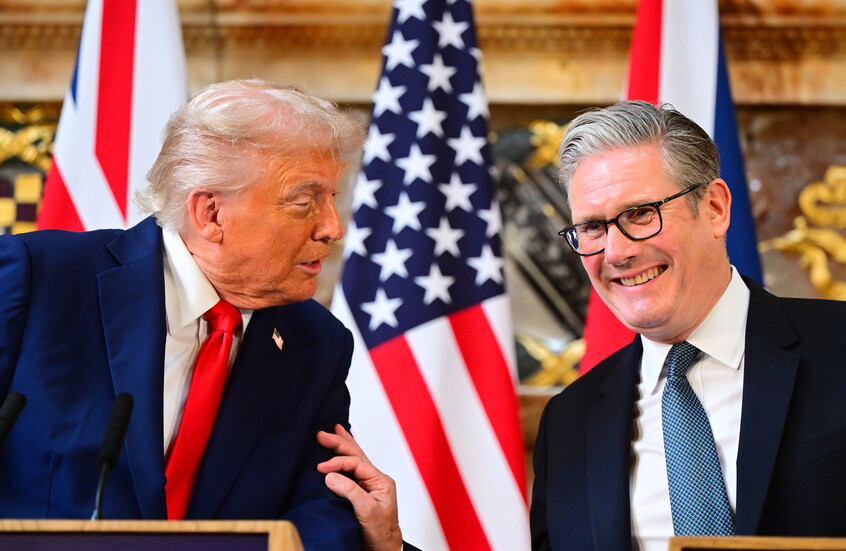 “تلغراف”: ترامب يعتزم عرض مقعد في “مجلس السلام” الخاص بقطاع غزة على ستارمر