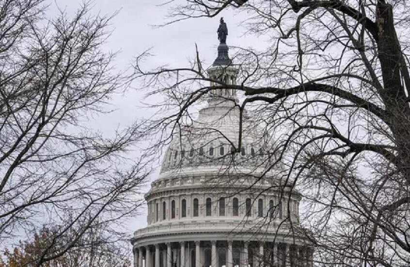 الجمهوريون بمجلس الشيوخ يفكرون بحيلة تنظيمية لتجنيب الرئيس دونالد ترامب الحرج بشأن فنزويلا