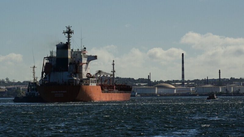 تقرير: الولايات المتحدة تعتزم احتجاز عشرات ناقلات النفط المرتبطة بفنزويلا