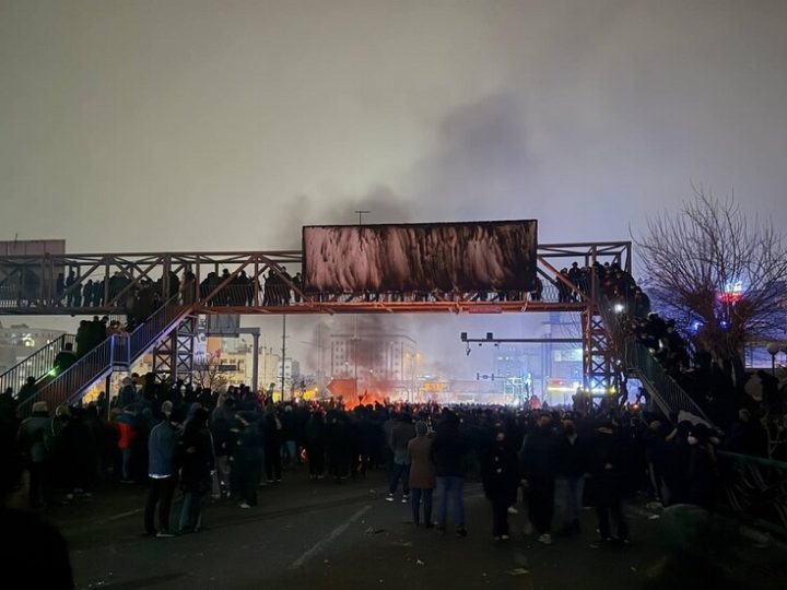 الشرطة الإيرانية: اعتقال 297 من مثيري الشغب المتورطين في الاضطرابات الأخيرة