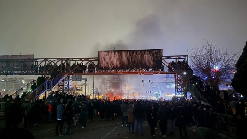 الشرطة الإيرانية: اعتقال 297 من مثيري الشغب المتورطين في الاضطرابات الأخيرة