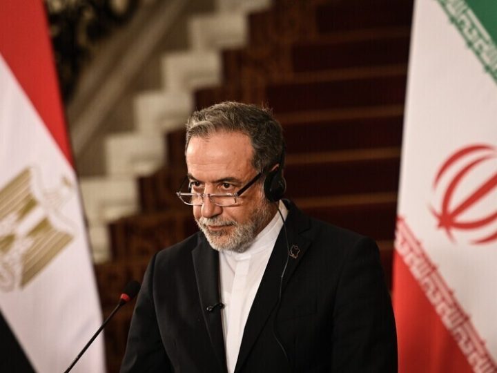 وزير الخارجية الإيراني يؤكد أن الاضطرابات أسفرت عن عدد كبير من الضحايا