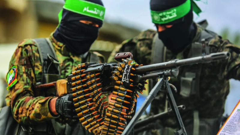 “أكسيوس”: واشنطن ترجح استعداد “حماس” لنزع سلاحها في المرحلة الثانية من اتفاق غزة