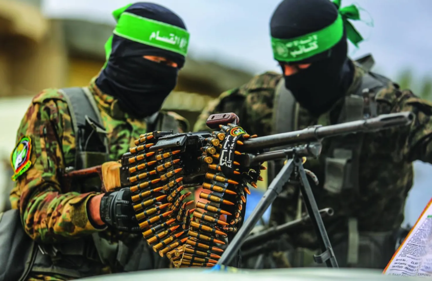 “أكسيوس”: واشنطن ترجح استعداد “حماس” لنزع سلاحها في المرحلة الثانية من اتفاق غزة