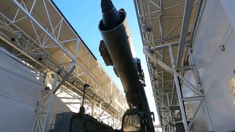 بكين تحث واشنطن وموسكو على العودة إلى اتفاقات الحد من الأسلحة الذرية