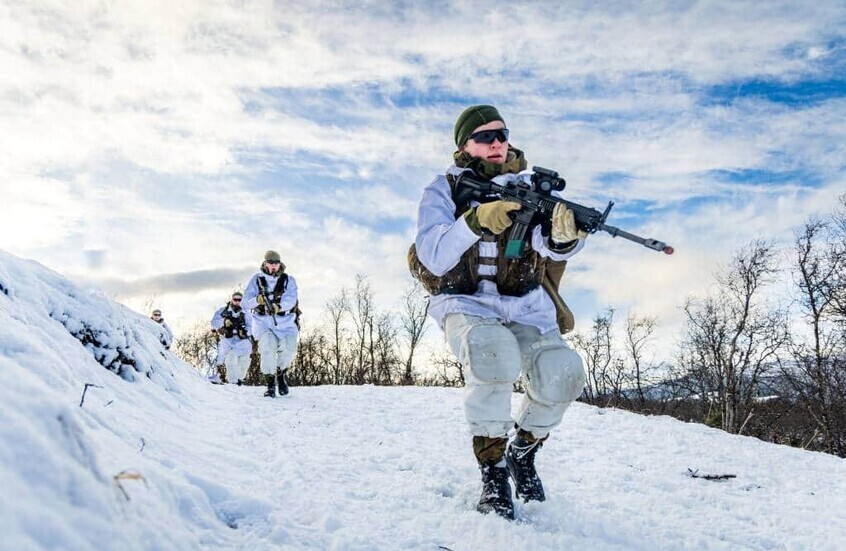 طلائع قوات من دول غربية تصل إلى غرينلاند