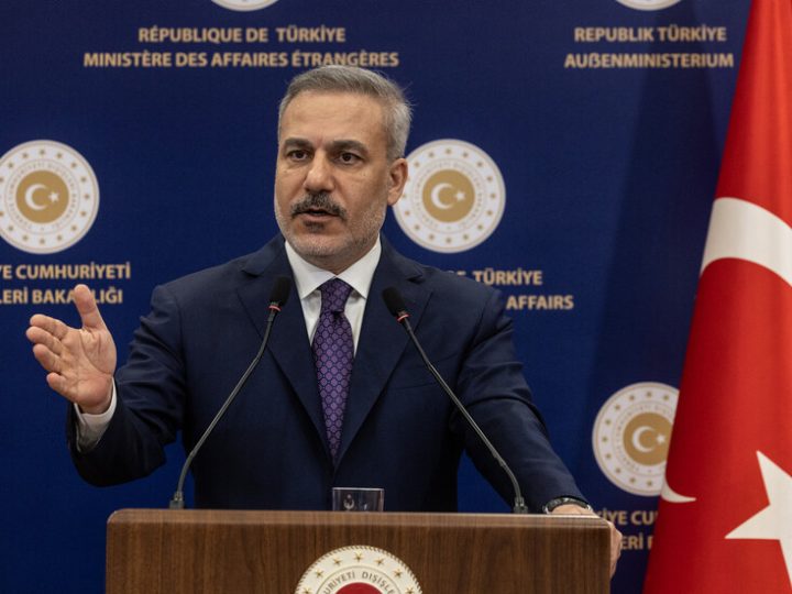 وزير الخارجية التركي يهاجم رئيس وزراء اليونان ويكشف سبب عدم إمكان تطبيع العلاقات مع إسرائيل