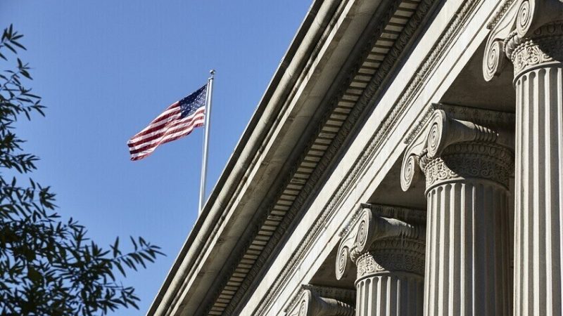 أبرزهم لاريجاني.. الخزانة الأمريكية تفرض عقوبات على مسؤولين إيرانيين بتهمة “قمع” الاحتجاجات