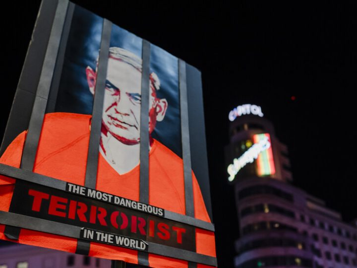 صديق نتنياهو الأقرب يكشف التحول الهستيري في شخصيته وسلوكه: انهيار أخلاقي يقود إسرائيل للخراب والدمار