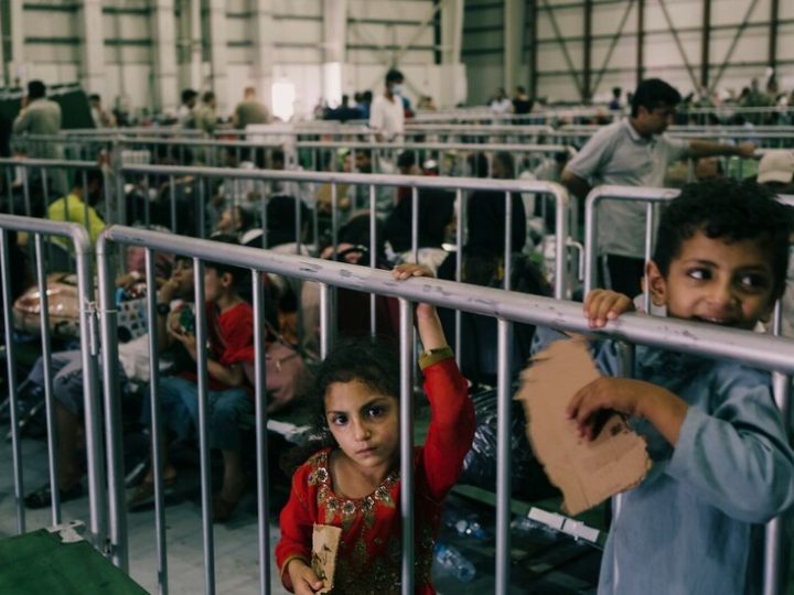 واشنطن تتجه لغلق مخيم قطر للأفغان ونقل سكانه إلى دولة ثالثة