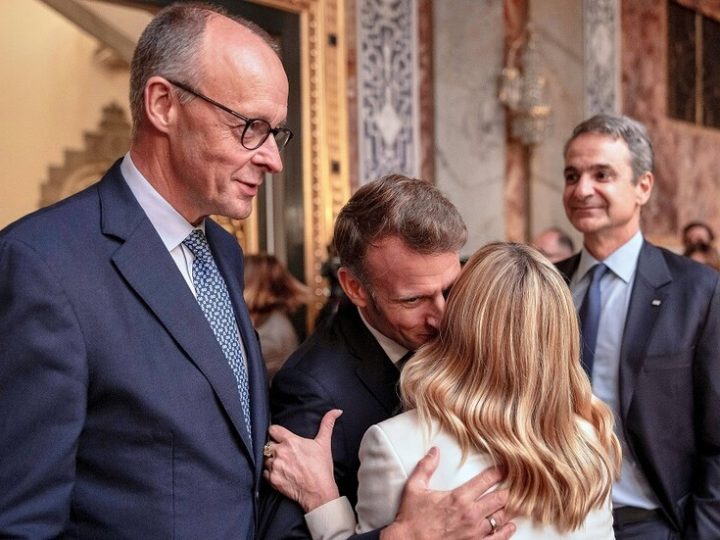 لندن تعارض مساعي باريس وروما لاستئناف الحوار مع موسكو