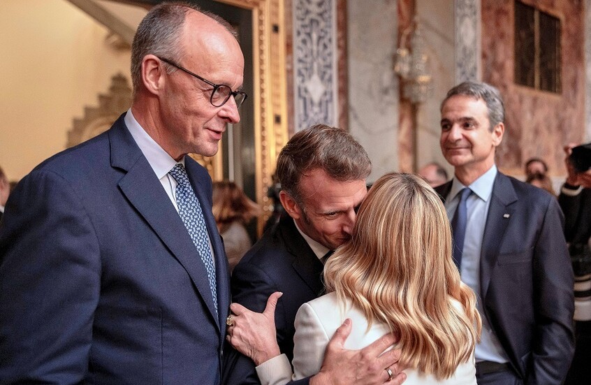 لندن تعارض مساعي باريس وروما لاستئناف الحوار مع موسكو