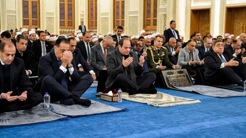 بمشاركة السيسي.. مصر تفتتح 48 مسجدا في يوم واحد وتكشف عن إحصائيات ضخمة (صور)