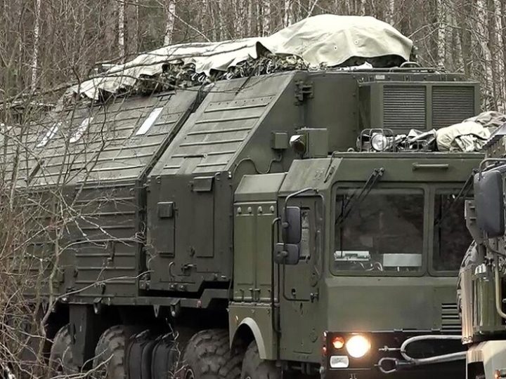 ماكرون يدعو لامتلاك “أوريشنيك” فرنسية وخبراء عسكريون يشككون في قدرة باريس على تطويرها