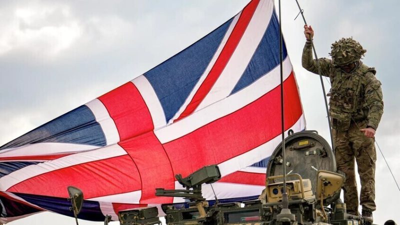 البحرية البريطانية تتدرب في النرويج على مواجهة روسيا